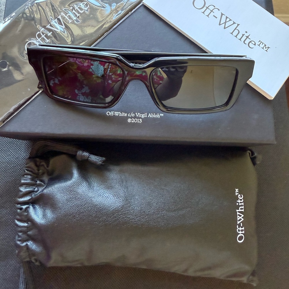 Off-White Black Sunglasses with Bold Branding